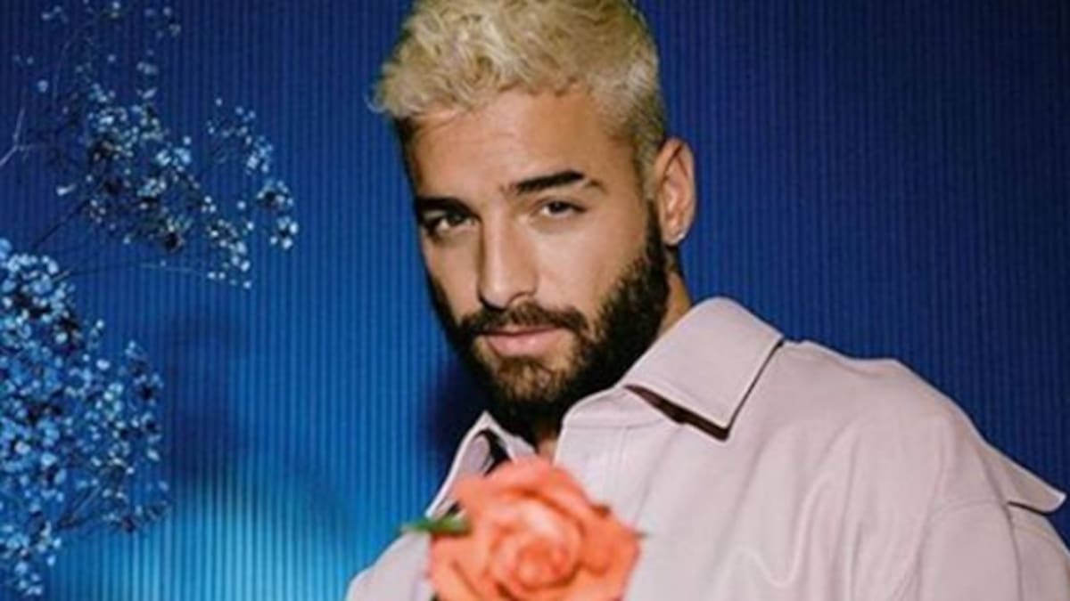 ¿Nueva novia? Maluma se mostró a los besos en la calle