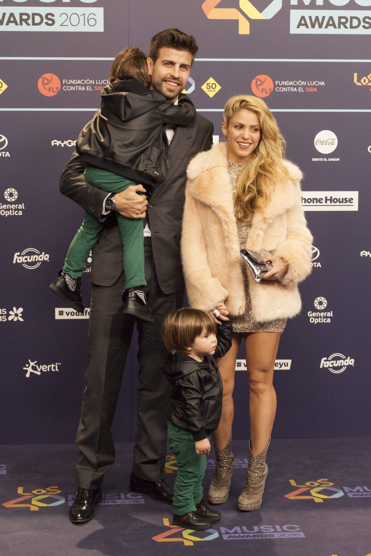 Shakira, Gerard Piqué, Milan y Sasha 