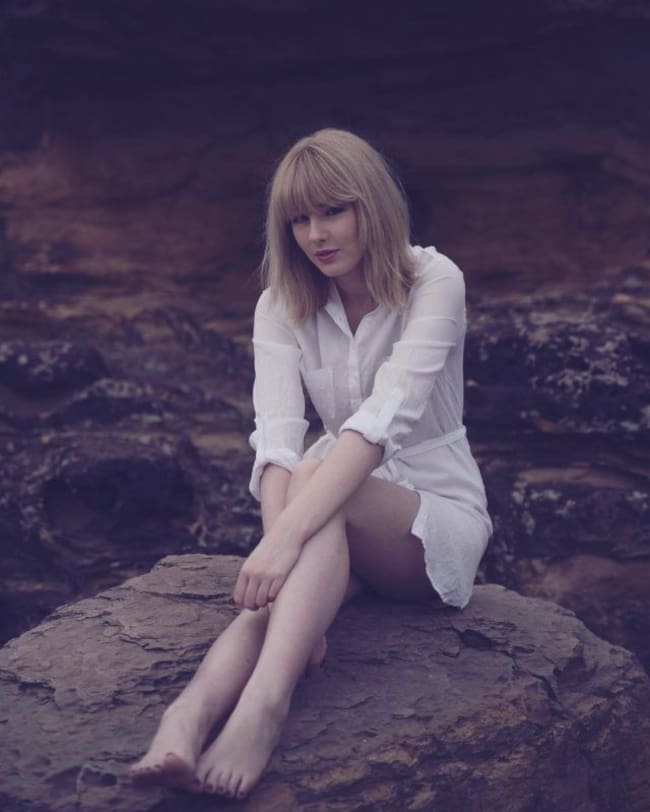 Aunque lo parece, no es Taylor Swift.