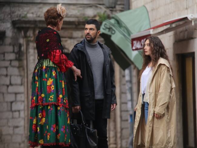 Fotograma de La hija del embajador.