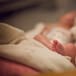 Quién es Indi Gregory: la niña británica de ocho meses con una enfermedad incurable