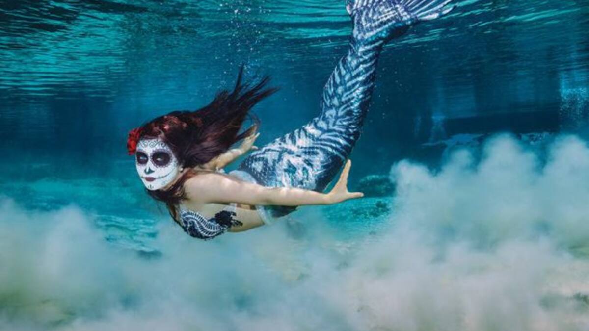 En este trabajo te pagan por ser una sirena