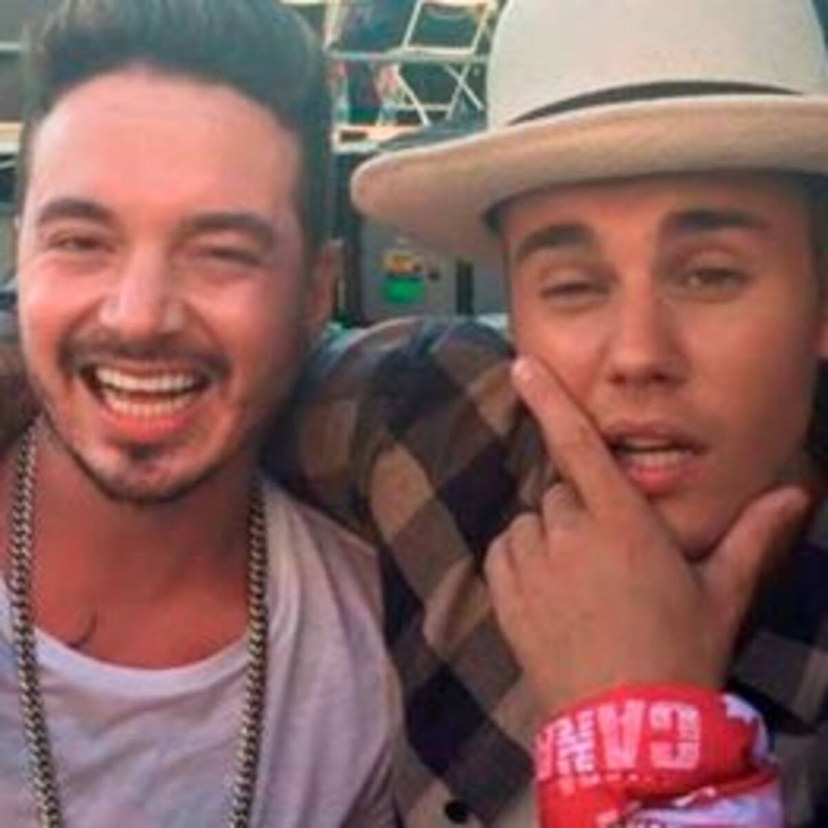 ¿J Balvin le copia el estilo a Justin Bieber?
