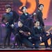 Los secretitos al oído de Olivia Rodrigo y Taehyung (BTS) en los Premios Grammy revolucionan al personal