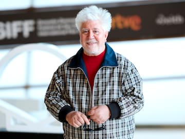 Pedro Almodóvar ya tiene escrita su próxima película y comparte algunos detalles: “Estaba escribiendo algo sobre OnlyFans”