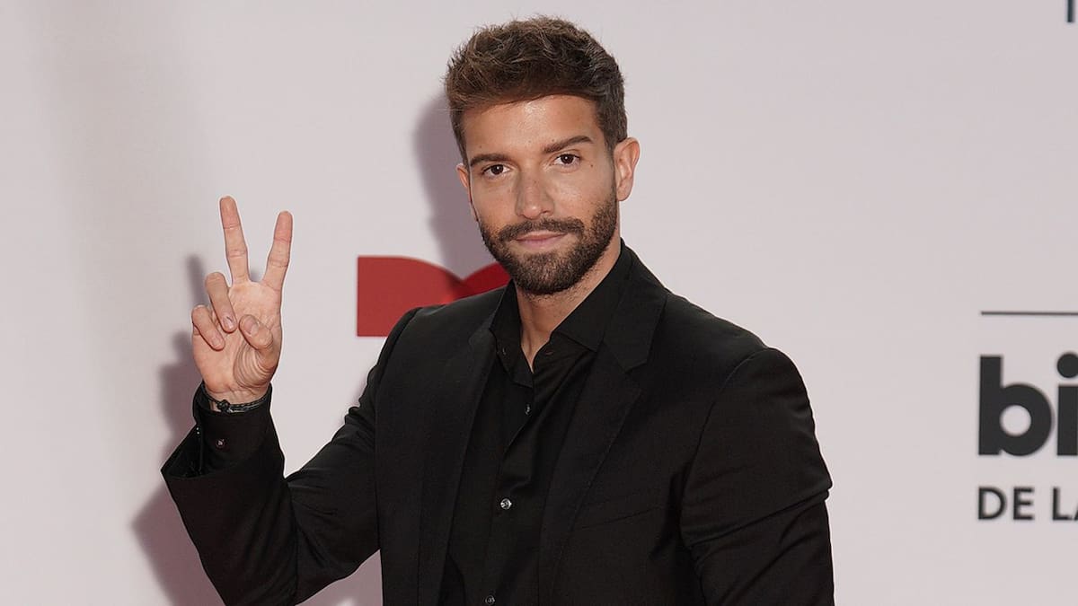 Pablo Alborán llenó de amor el escenario de los Billboard Latinos