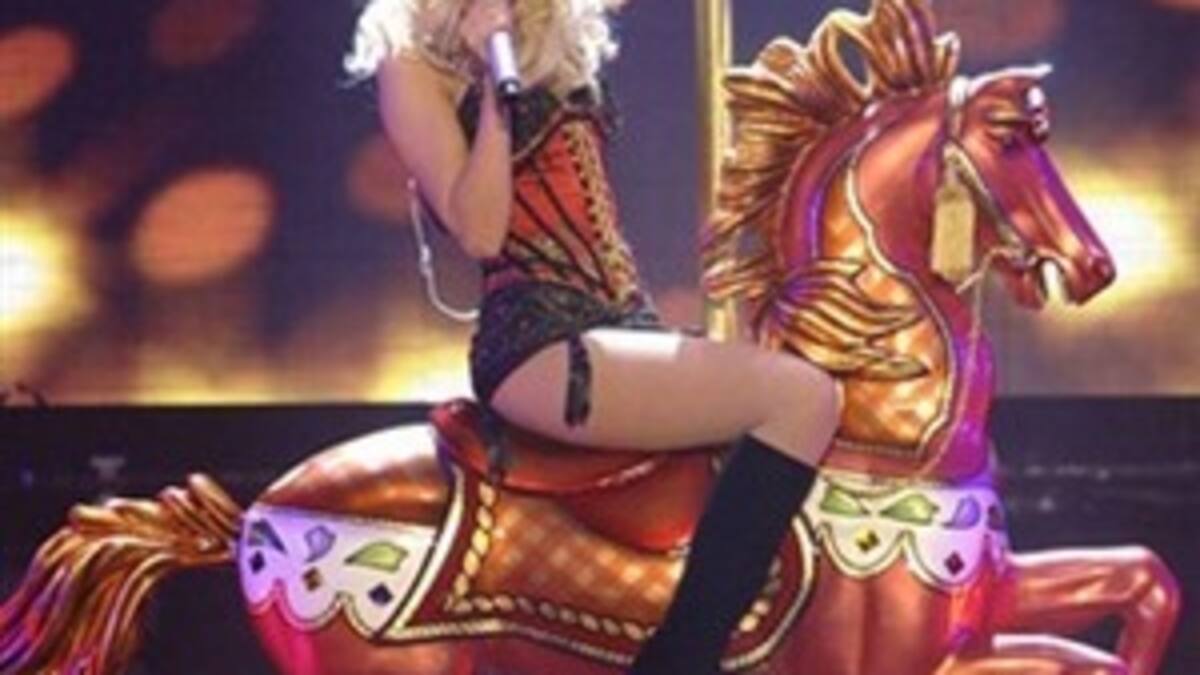 Christina Aguilera se lía con un rockero arruinado