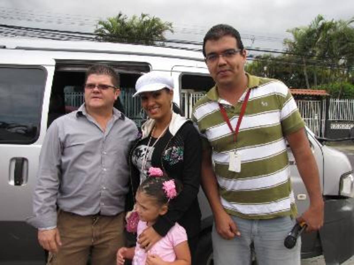Henry, Elena Umaña y Juan carlos
