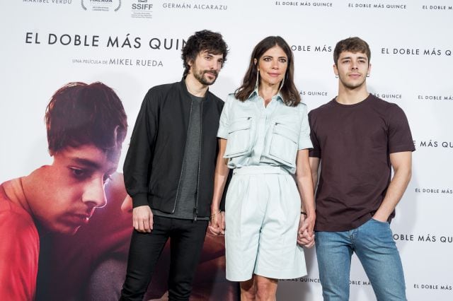 (De izq a der) Mikel Rueda de Sasieta, Germán Alcarazu y Maribel Verdu acuden al photocall de &#039;El doble más quince&#039; en el Hotel Indigo Madrid Princesa, el 25 de febrero de 2020