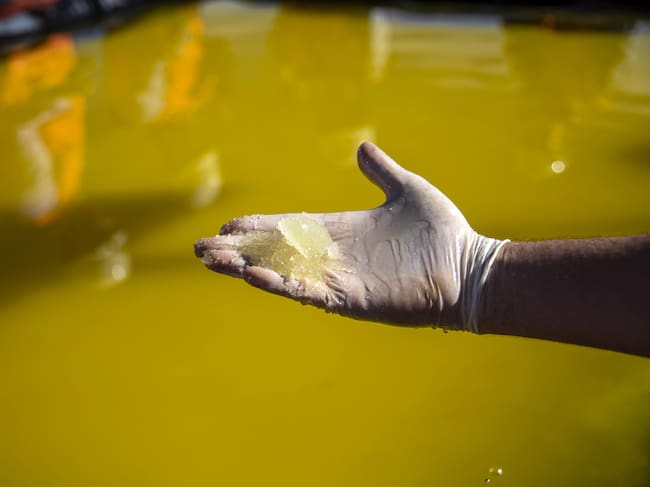 Concentrado de litio en una mina del desierto de Atacama (Chile).