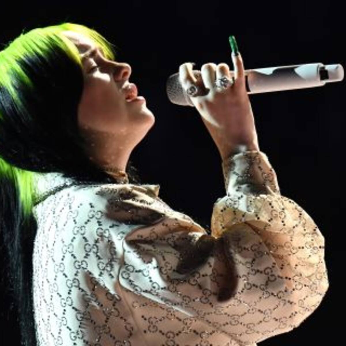 A Billie Eilish le criticaron su cuerpo y así respondió