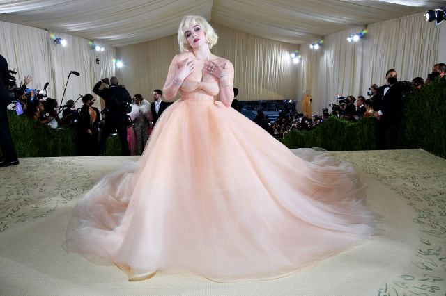 Billie Eilish comparada con Marilyn Monroe en la MET Gala 2021