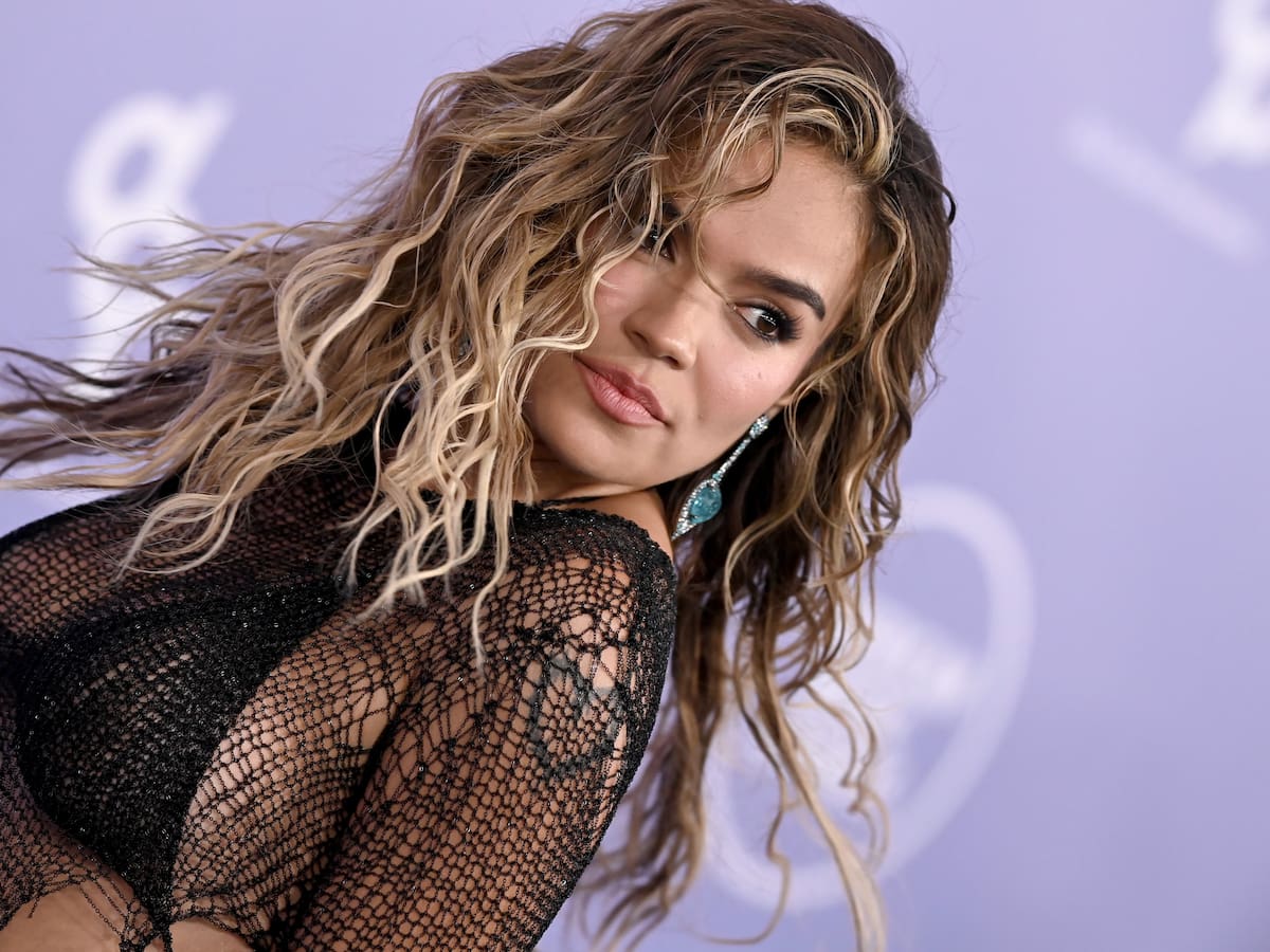 Karol G se confiesa con Rosalía en su LUX Tour y desvela que la dejaron en una sala de espera del aeropuerto