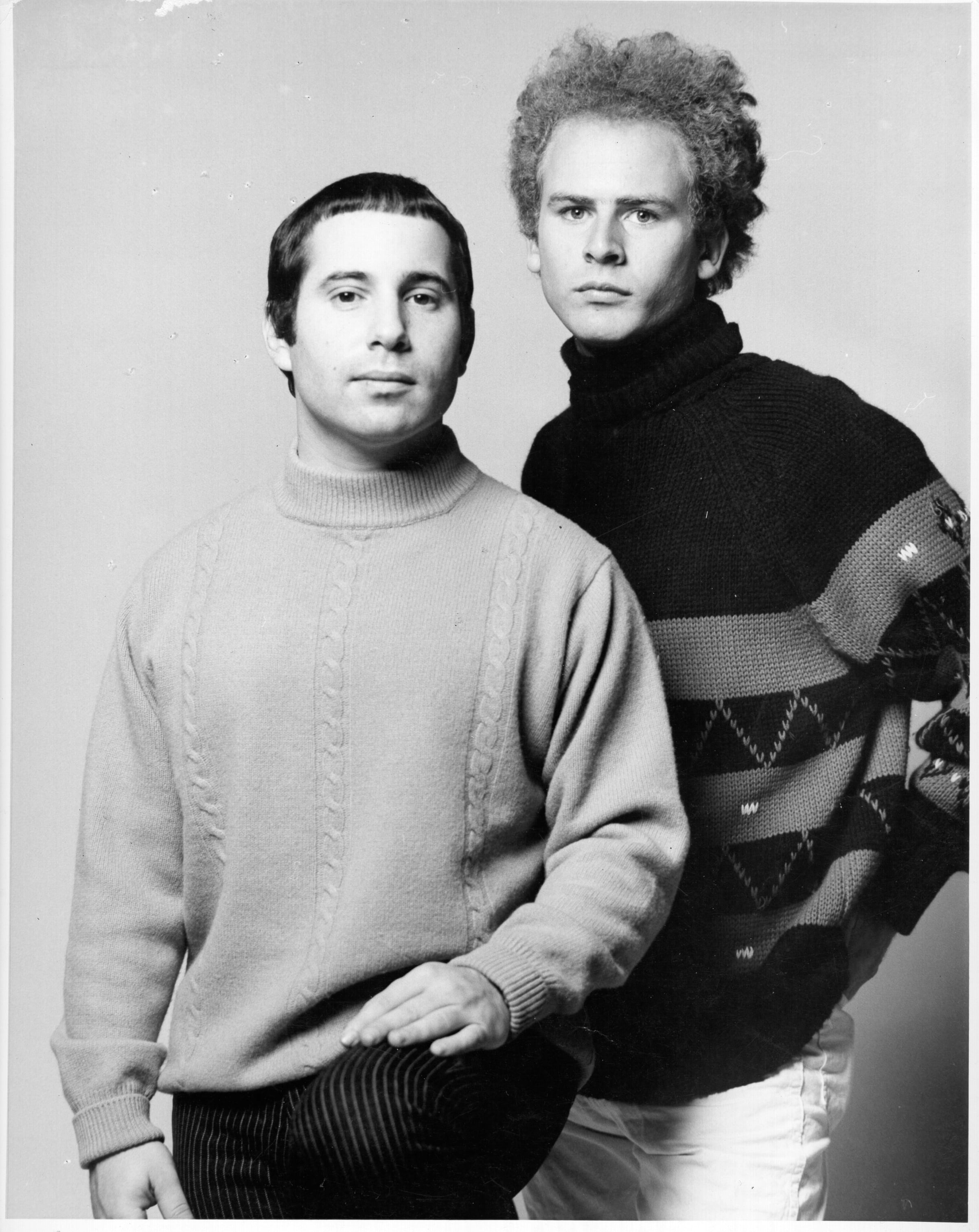 Paul Simon y Art Garfunkel en una publi de Columbia Records