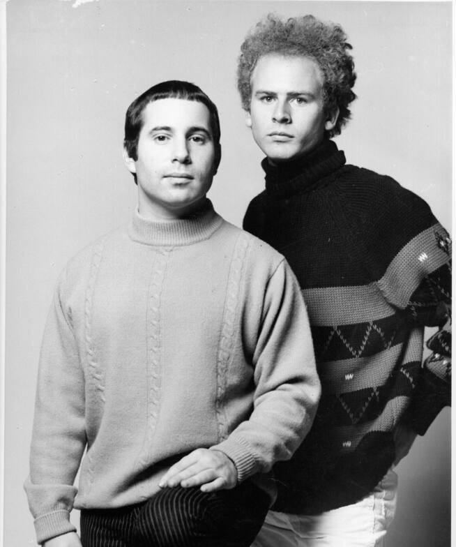 Paul Simon y Art Garfunkel en una publi de Columbia Records
