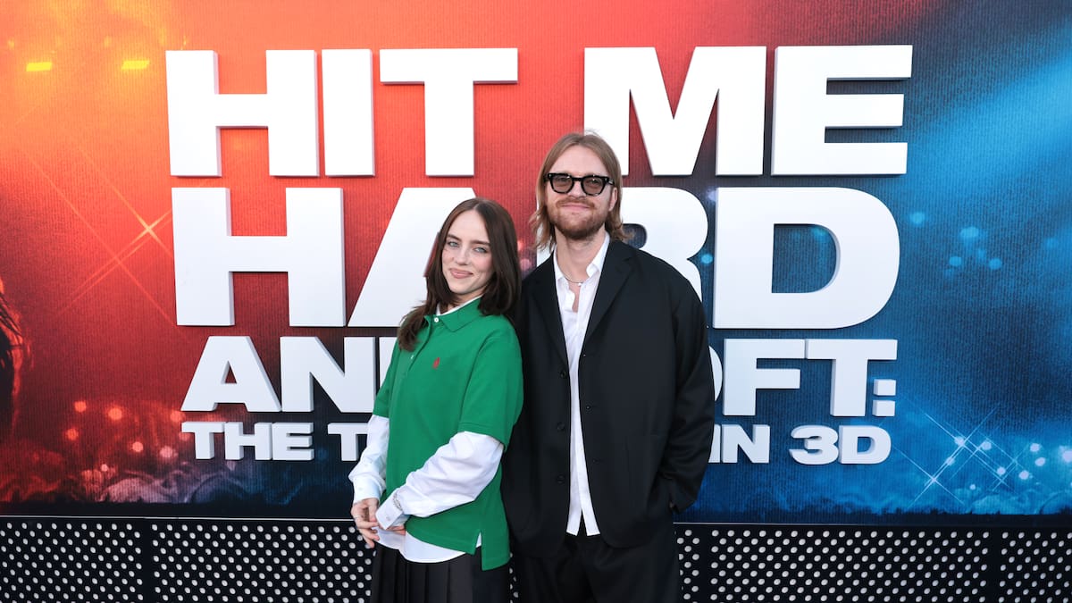 Billie Eilish oficia la boda de su hermano Finneas O'Connell junto a Claudia Sulewski