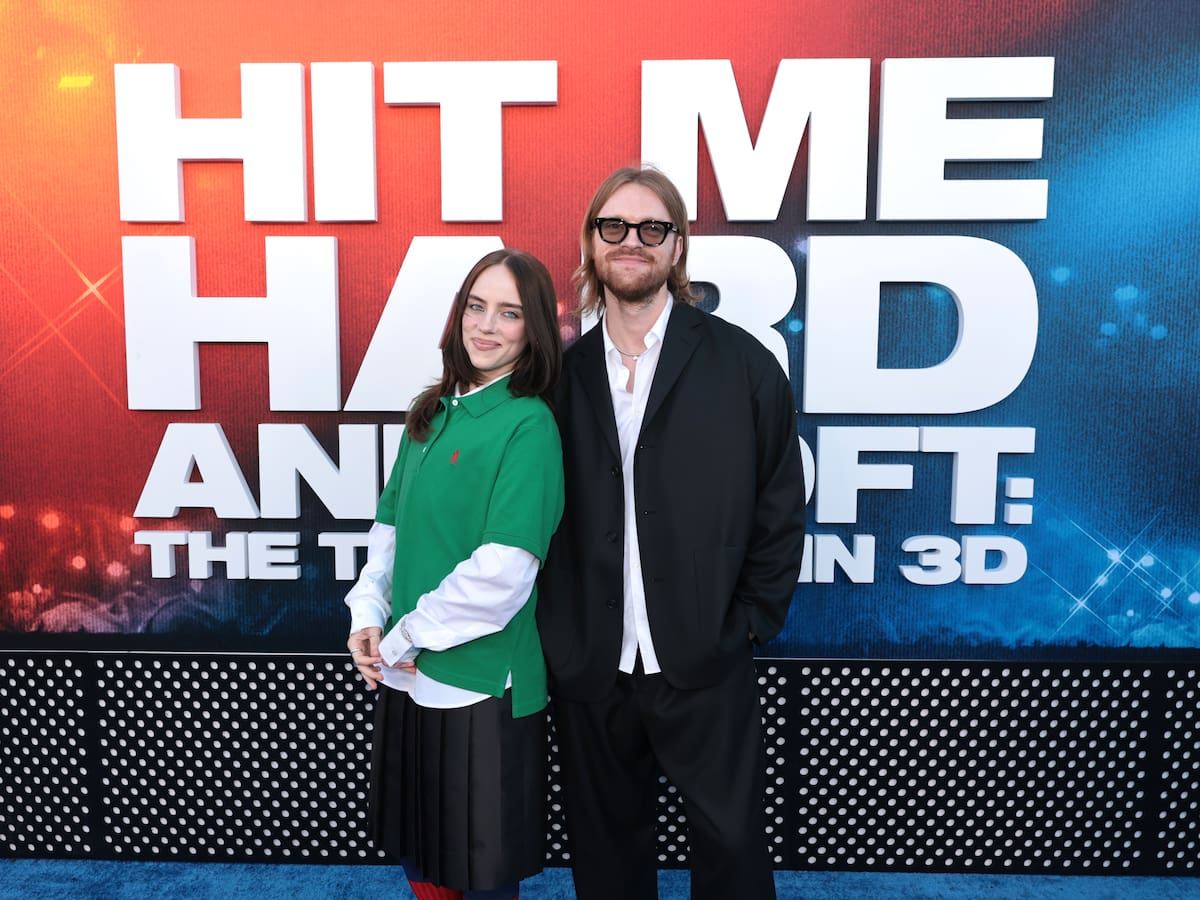Billie Eilish oficia la boda de su hermano Finneas O'Connell junto a Claudia Sulewski