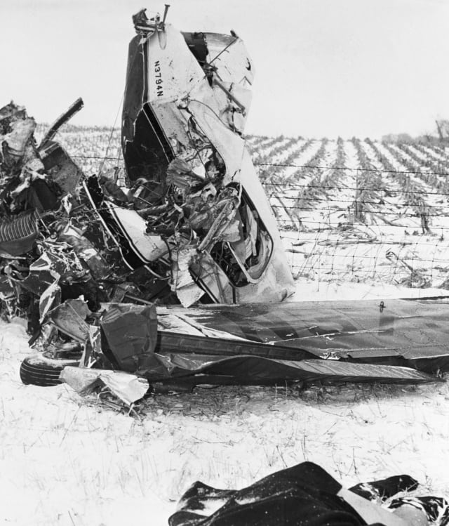 Una imagen del aparatoso accidente que sufrieron los tres músicos en Clear Lake, Iowa.