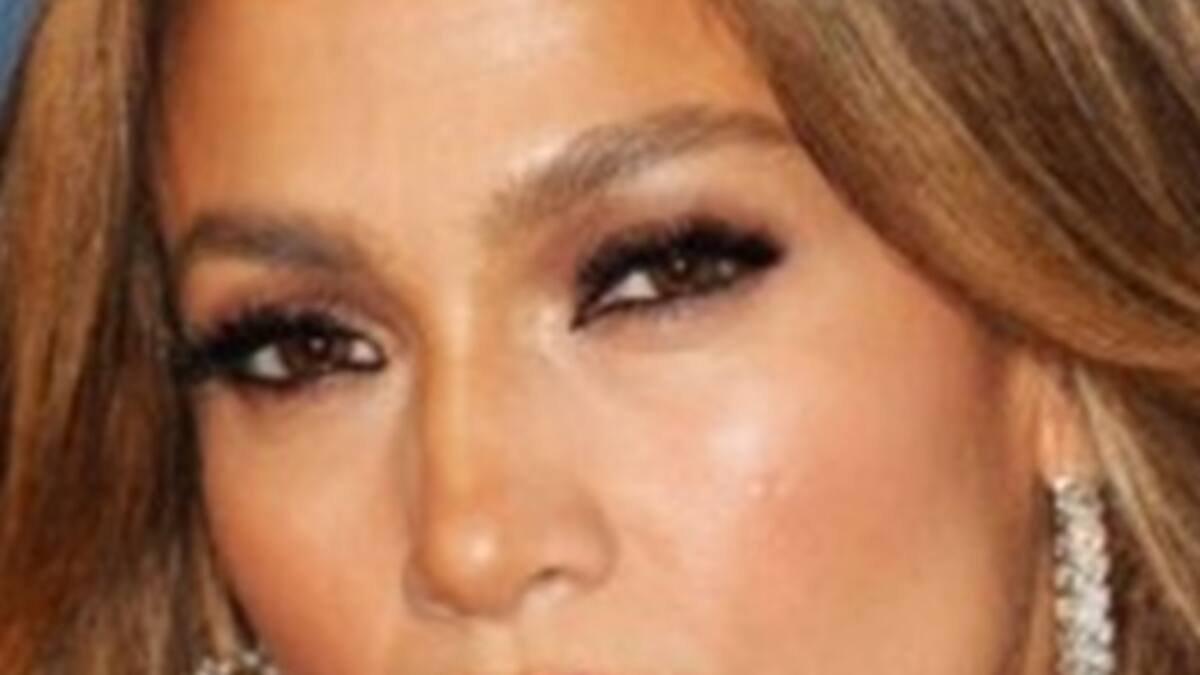 Jennifer Lopez sigue haciendo colaboraciones