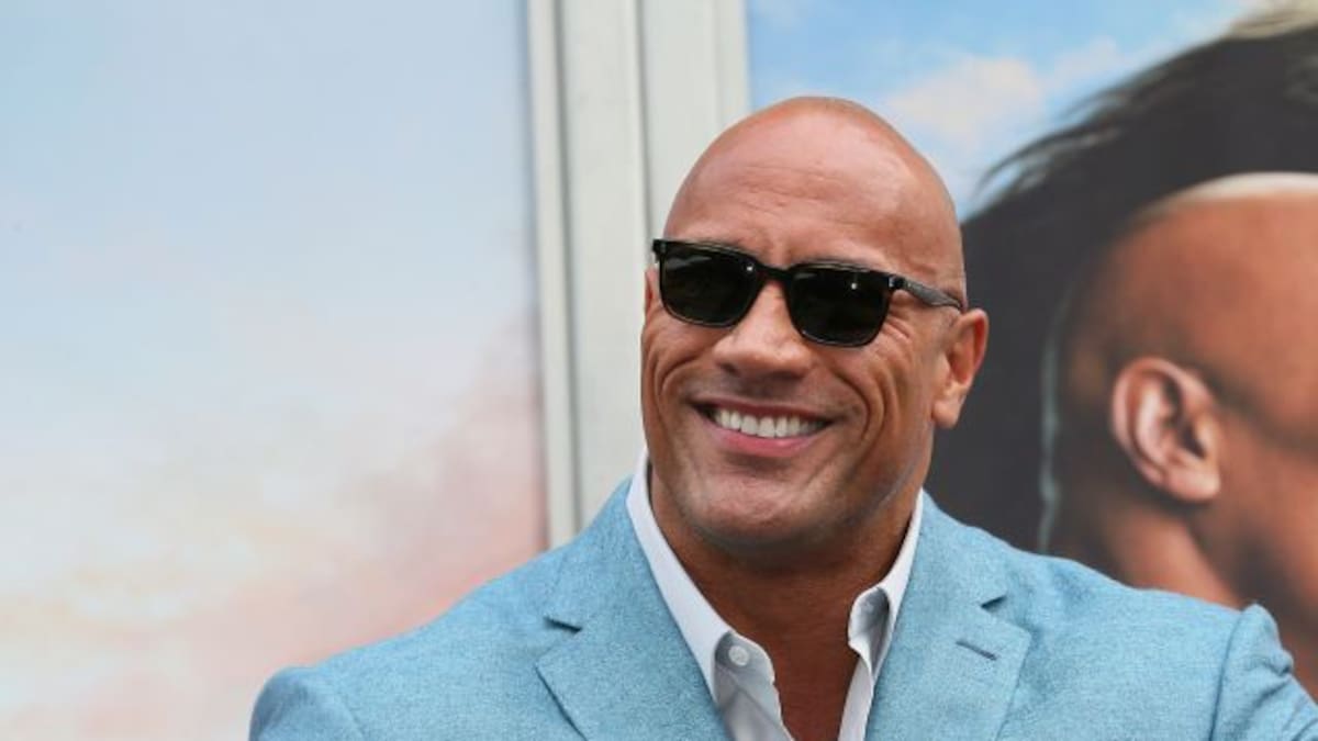 Dwayne ‘La Roca’ Johnson arranca de cuajo la puerta de su garaje y Ryan Reynolds se cachondea de él
