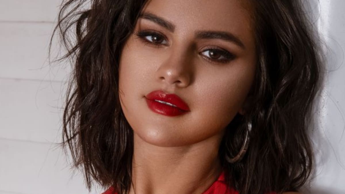 Selena Gomez, el remix de 'Sigues Con Él Remix' y otras novedades de la semana música