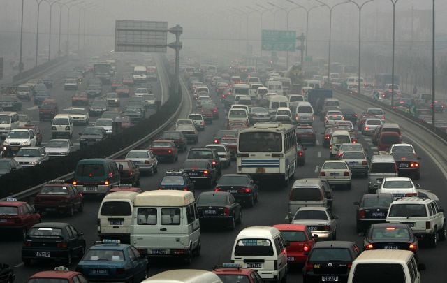 El tráfico, principal responsable de la contaminación ambiental.