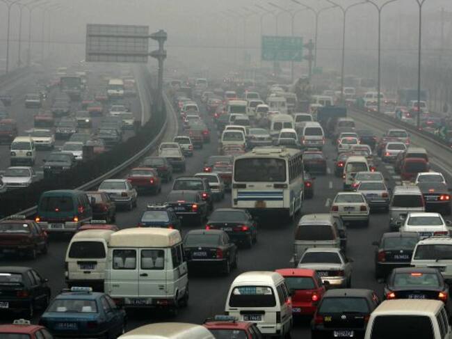 El tráfico, principal responsable de la contaminación ambiental.