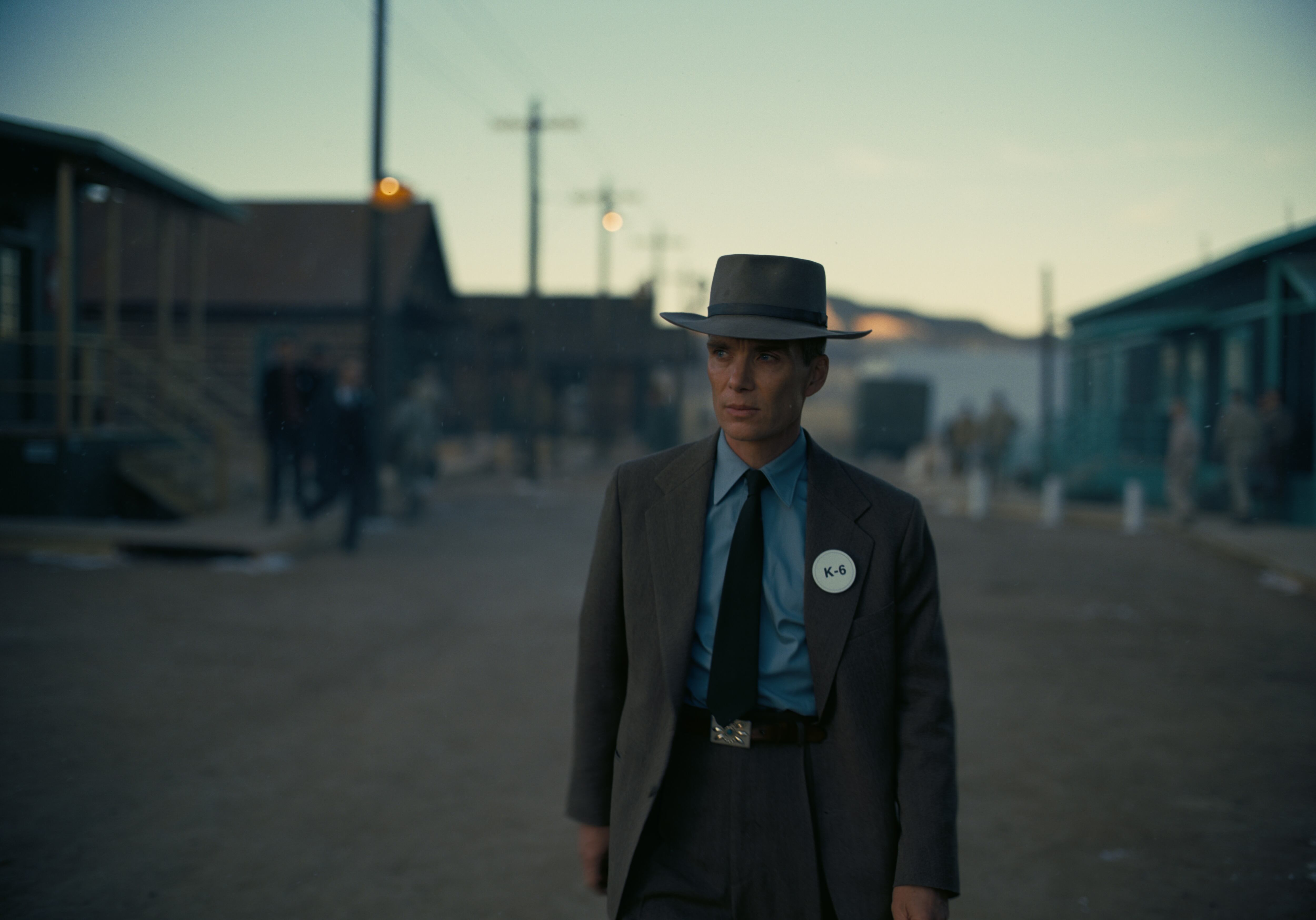 Cillian Murphy y  J. Robert Oppenheimer en &#039;OPPENHEIMER&#039;.