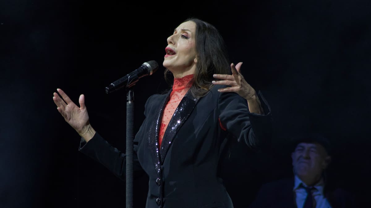 Luz Casal se reinventa en 'Me voy a permitir', un disco que muestra la realidad tan cruda y bella de la esencia propia