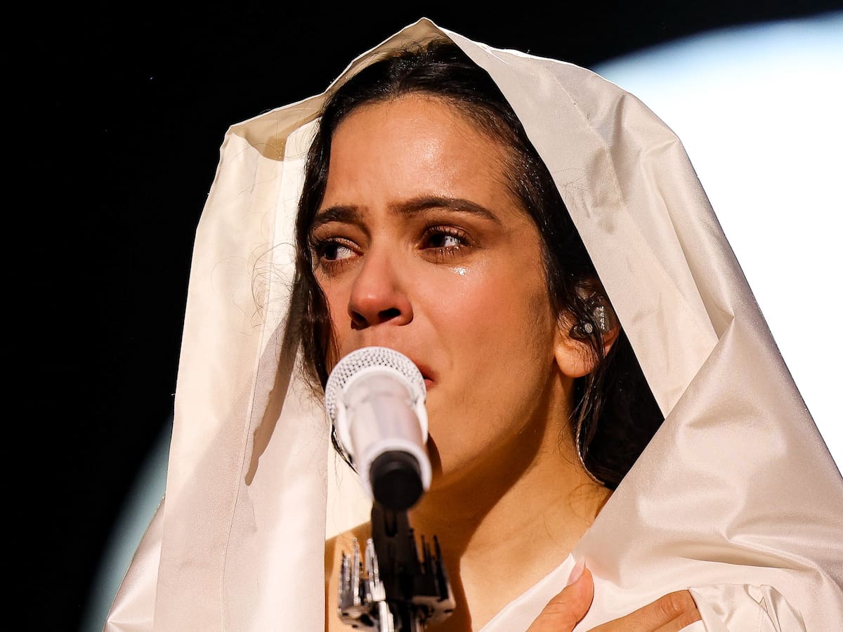 El mensaje de Rosalía a Lali tras aparecer en su 'LUX Tour' en Argentina: "Gracias por tu valentía"