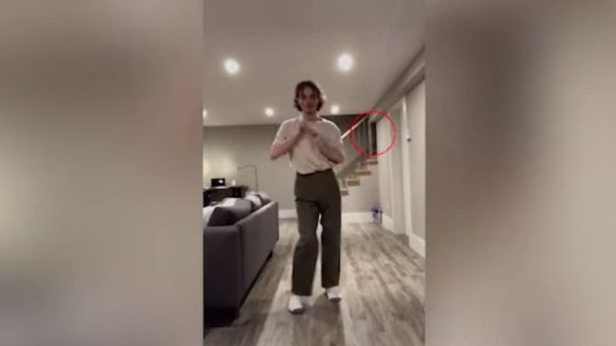 ¿Es un fantasma? La misteriosa figura que aparece en un video de Tik Tok
