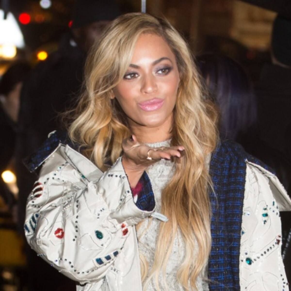 Beyoncé enamora con su larga melena