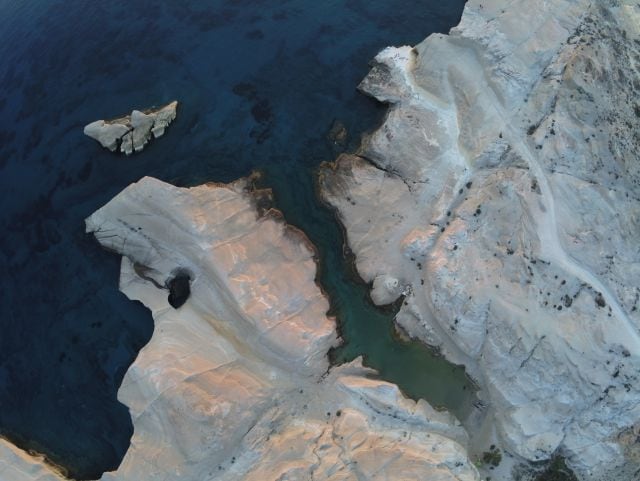 Playa de Sarakiniko en Milos, Grecia.