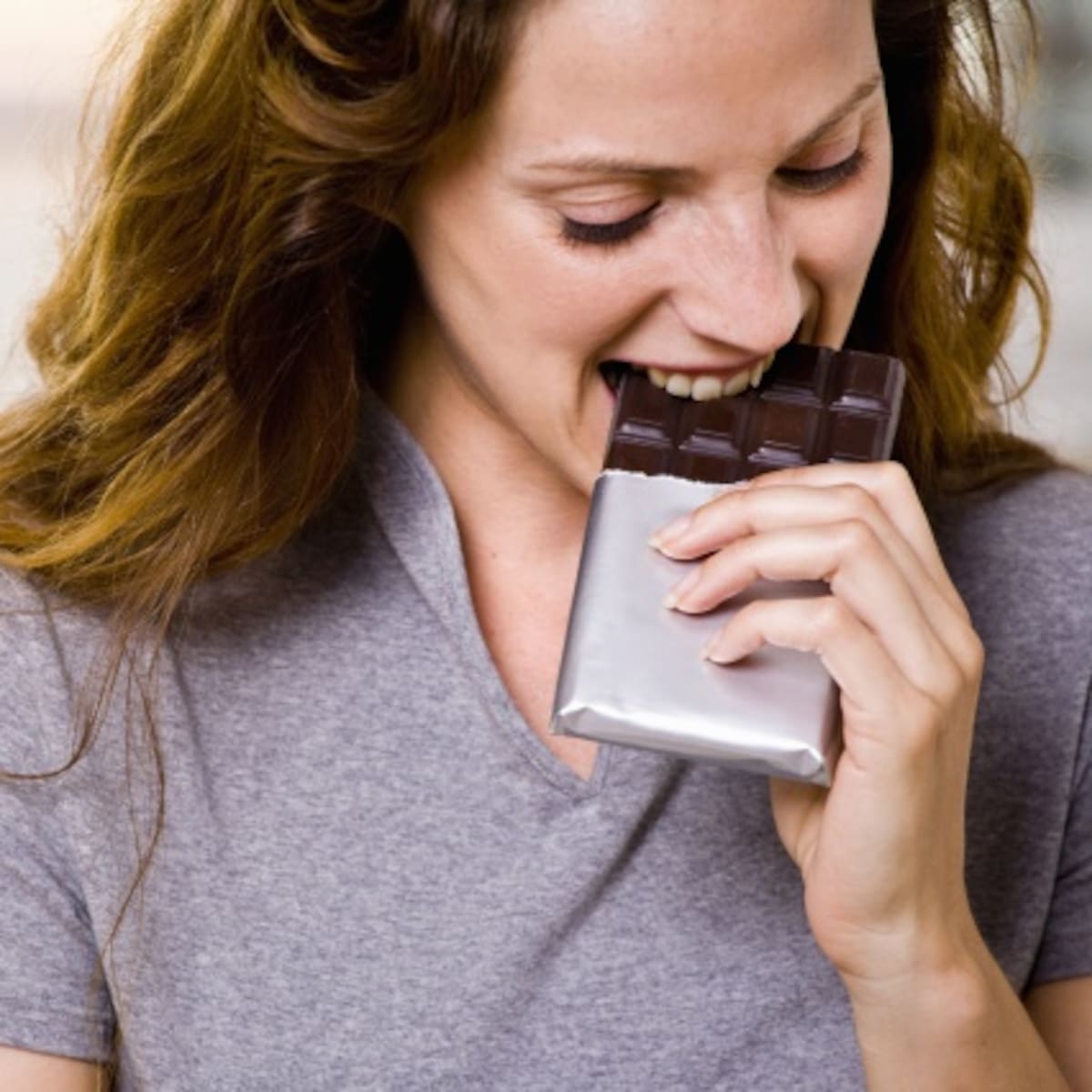 Las mujeres necesitan más chocolate que los hombres para la salud