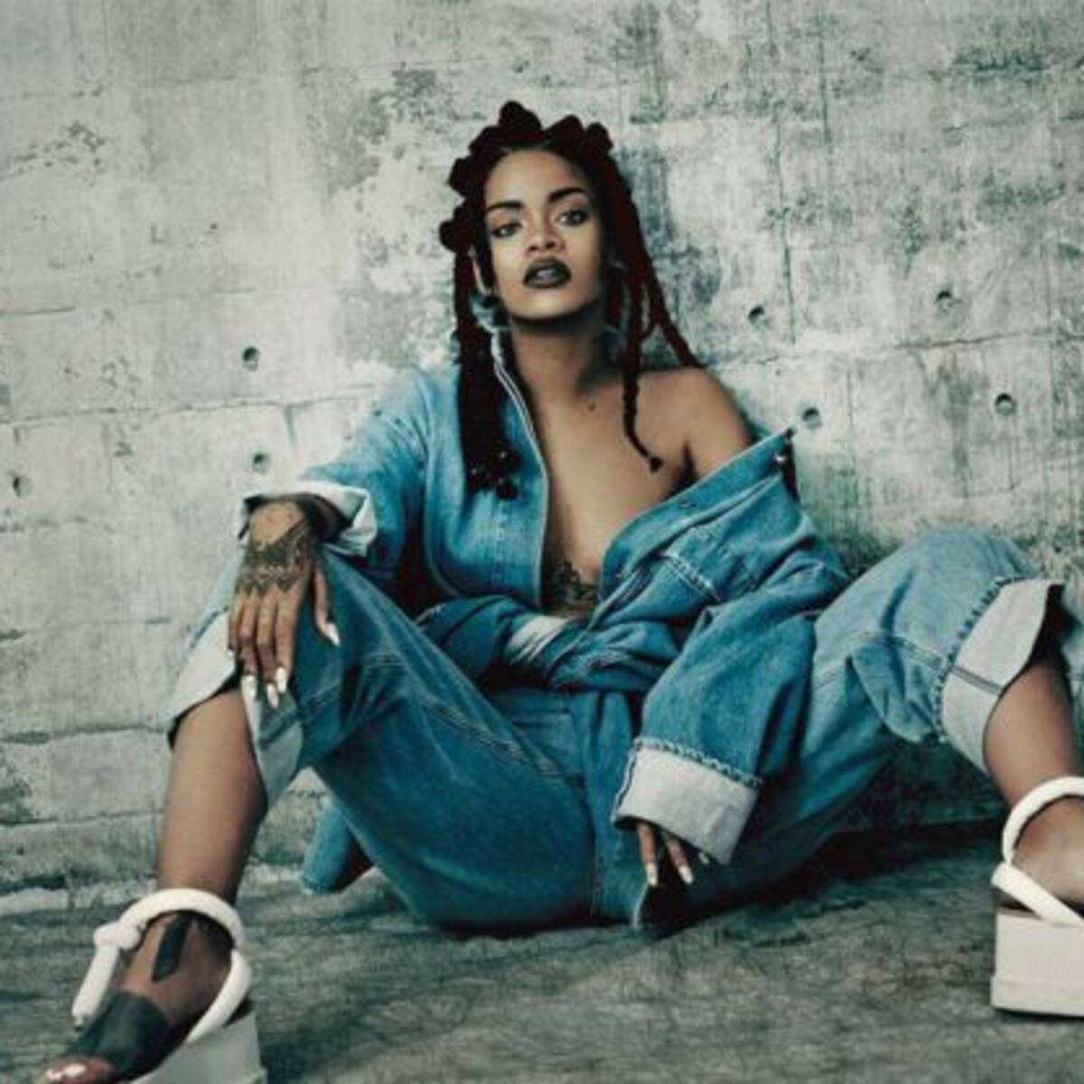 Rihanna causa conmoción con nuevo video