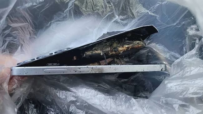 Un Samsung Galaxy S25 Plus explota durante la carga.
