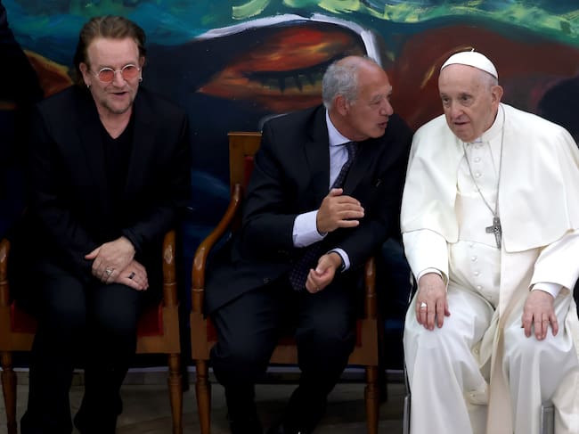 Bono junto al Papa Francisco en 2022