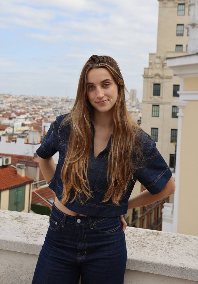 Aitana Jerez en la terraza de LOS40