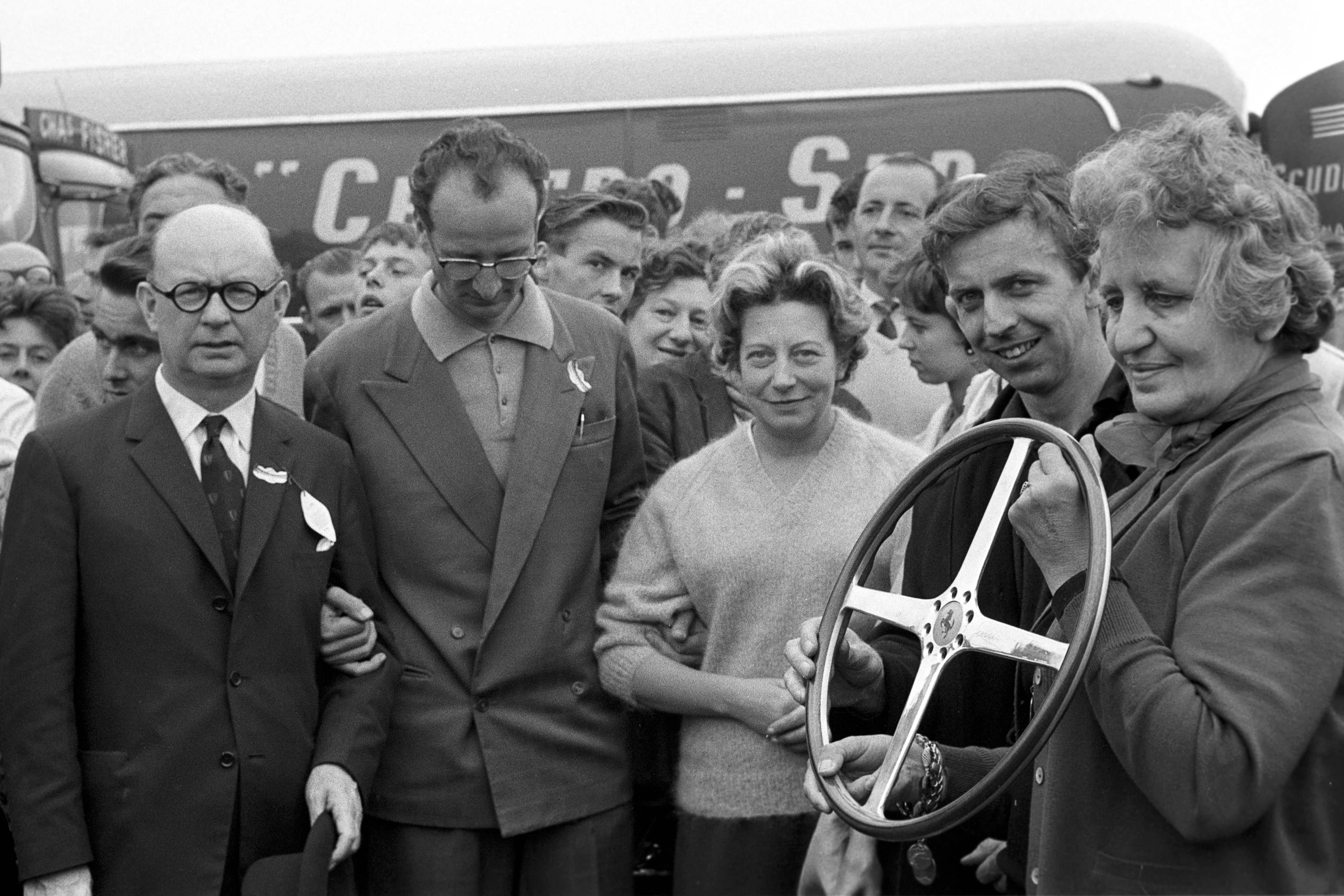 Tony Brooks, Laura Ferrari, Cooper-Climax T51 en el Grand Prix de Gran Bretaña el 16 de julio de 1960.