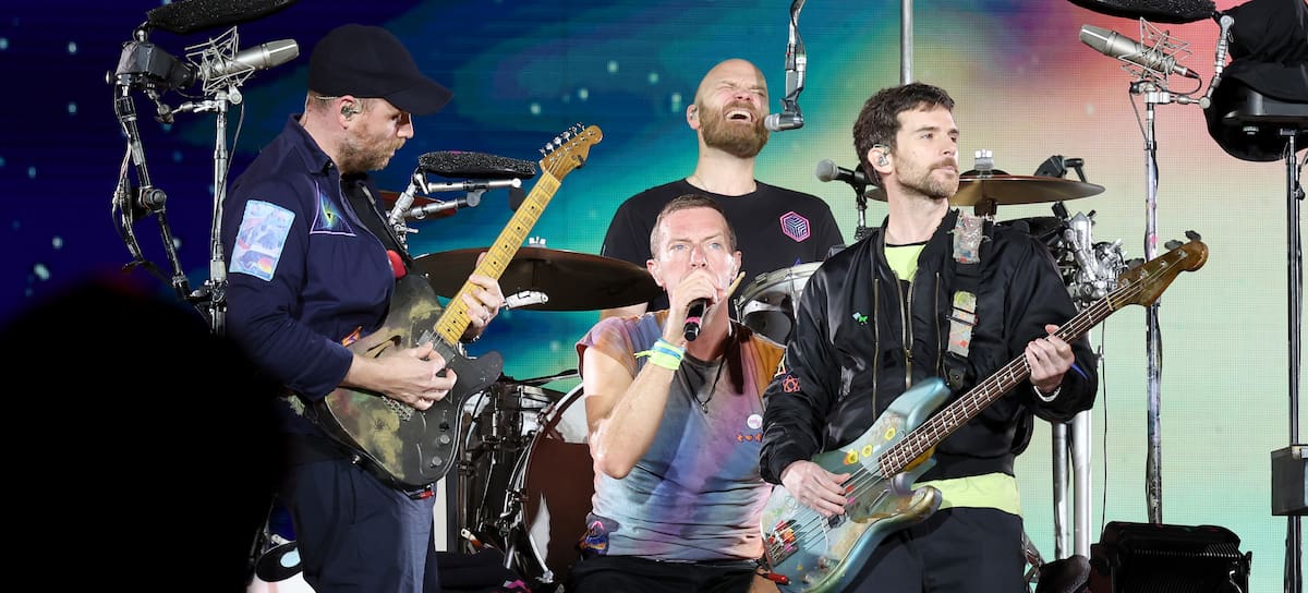 Jonny Buckland, Chris Martin, Will Champion y Guy Berryman, integrantes de Coldplay, en el Rose Bowl Stadium de Pasadena, California, el 30 de septiembre de 2023.