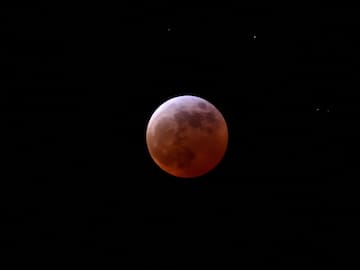 Eclipse lunar total en España: ¿cuándo es y a qué hora podrá verse la Luna de Sangre?