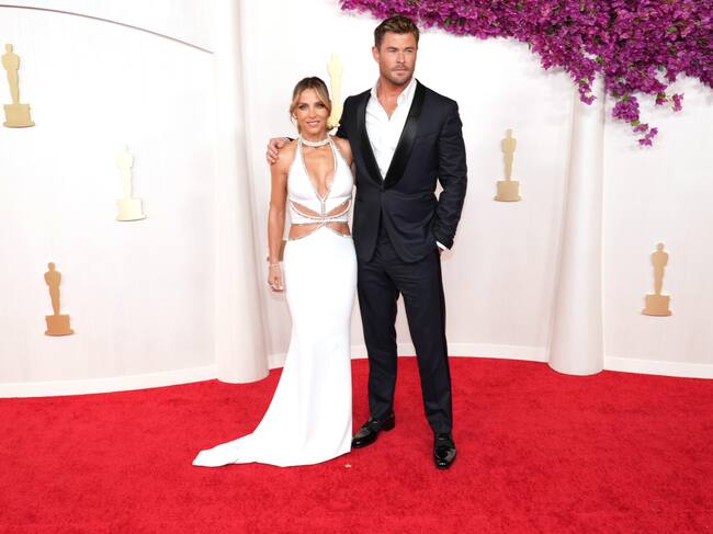Otra de las parejas de la noche que le dieron el toque de glamour fueron Elsa Pataky y Chris Hemsworth. Blanco y negro, todo un clásico de la combinación. ¡Para comérselos!
