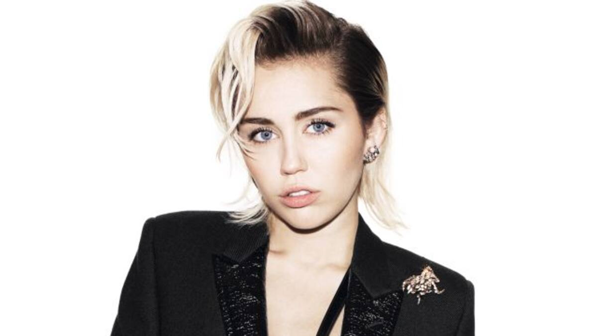 Las posturas de Miley Cyrus son de profesional
