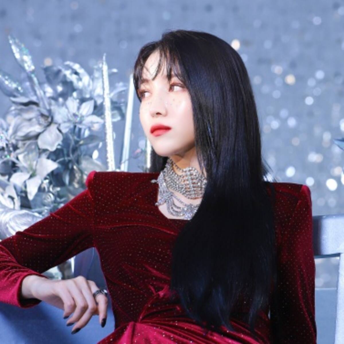 Sowon se disculpa por imagen Nazi