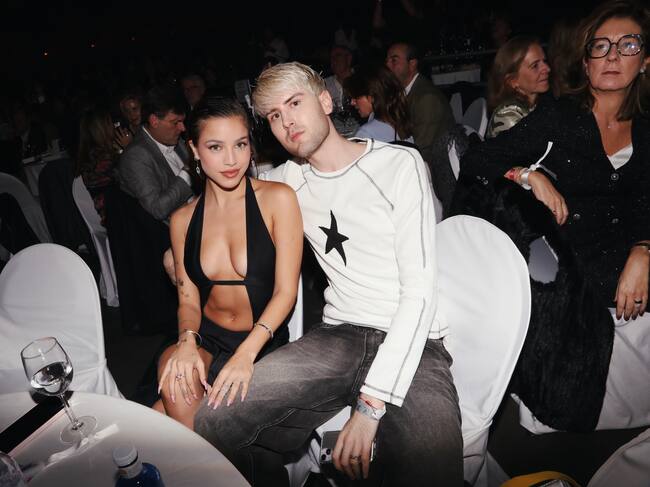 La artista argentina Emilia con uno de los chicos de su crew.