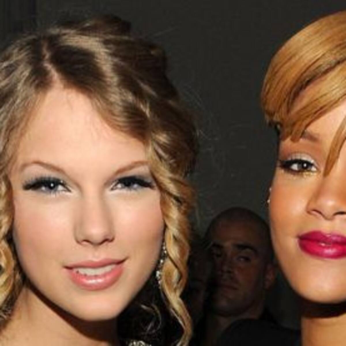¡Rihanna dice que jamás cantará con Taylor Swift!