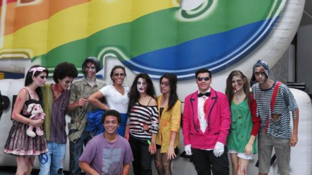 Resistencia 40: Gira en el cole Madre del Divino Pastor