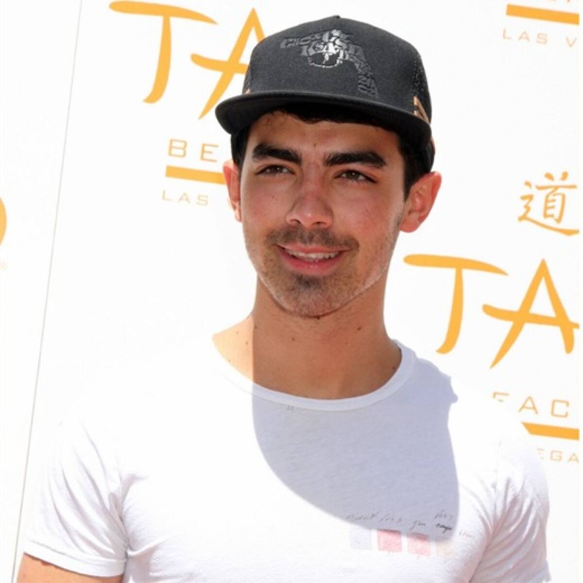Joe Jonas admitió que le gustaría cantar con One Direction