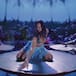 DUA LIPA, CALVIN HARRIS Y YOUNG THUG NOS HACEN VIAJAR A UN MUNDO ONÍRICO EN EL VIDEO DE ‘POTION’