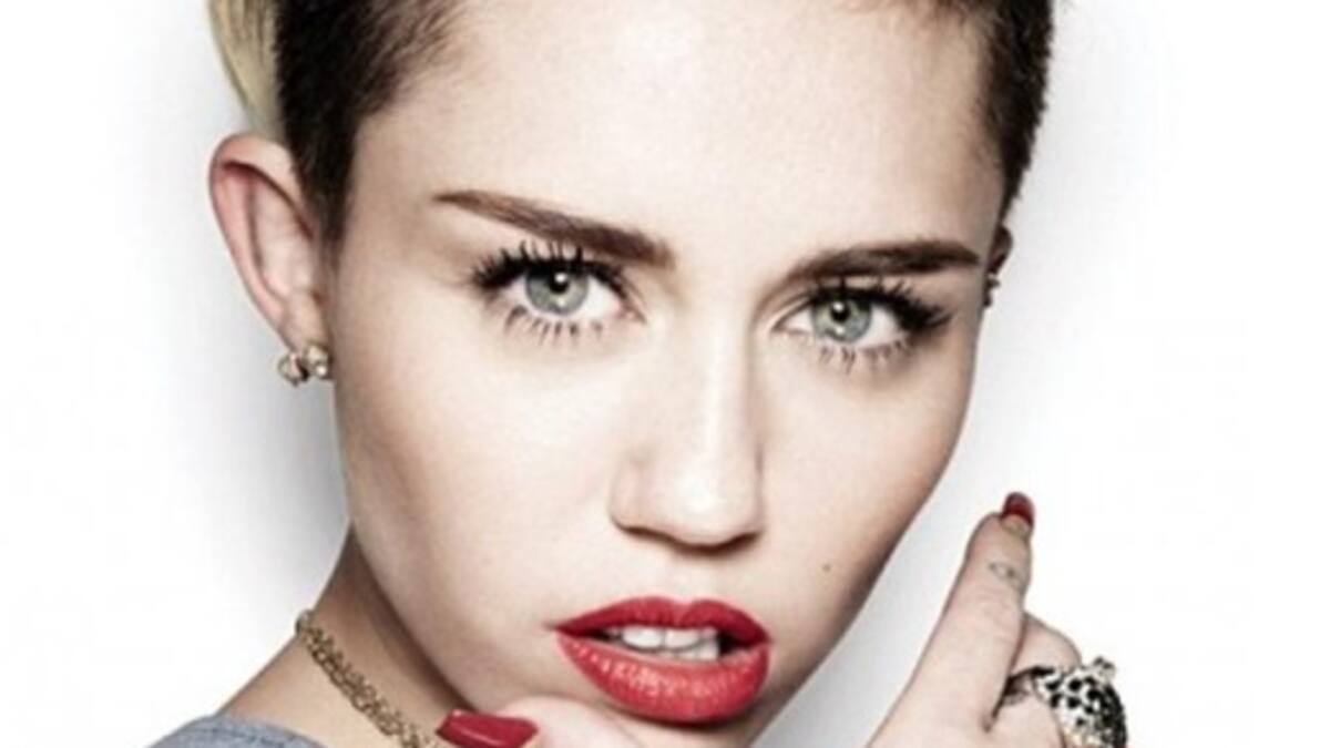 Miley se toca...por una buena causa